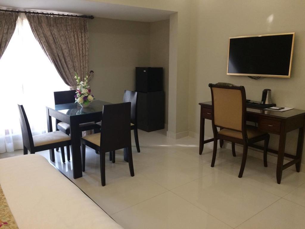 Orchards Cottage Hotel Karachi Buitenkant foto