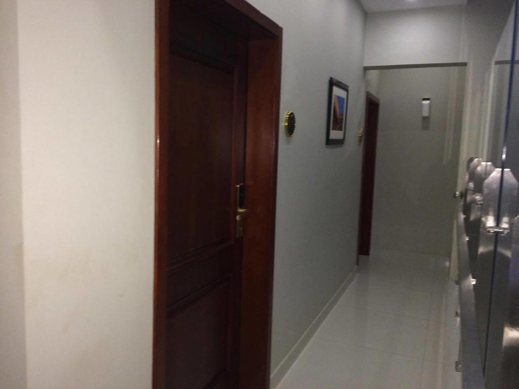 Orchards Cottage Hotel Karachi Buitenkant foto